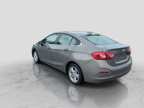 Used 2018 Chevrolet Cruze LT w/ Convenience Package FWD image 6