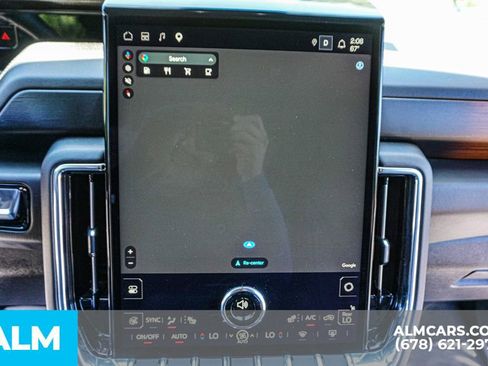 Used 2025 GMC Yukon XL Denali AWD/4WD image 38