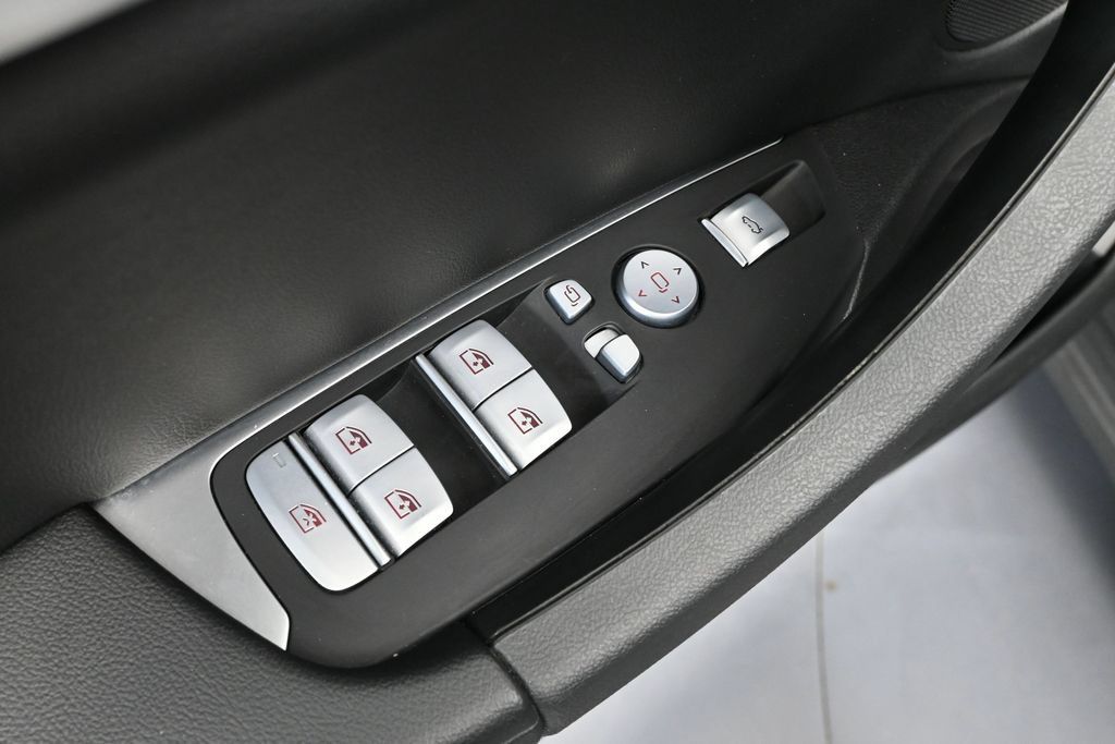 Used 2023 BMW X3 xDrive30i AWD/4WD image 15