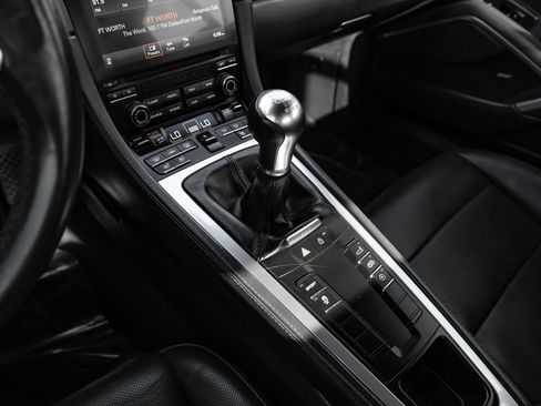 Used 2021 Porsche 718 Cayman RWD image 17