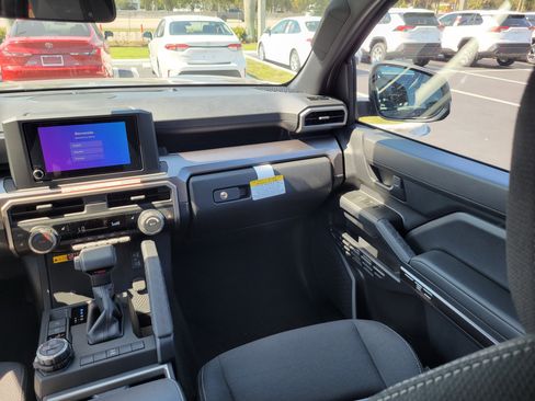 Used 2025 Toyota 4Runner 4WD image 18