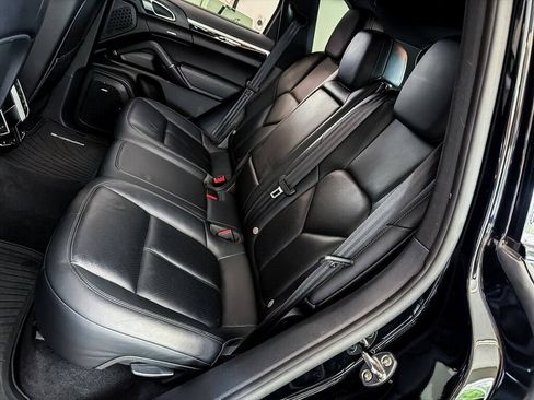 Used 2014 Porsche Cayenne Diesel AWD/4WD image 22