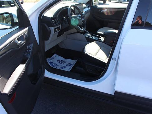 Used 2023 Ford Escape Active w/ Tech Pack #2 image 11