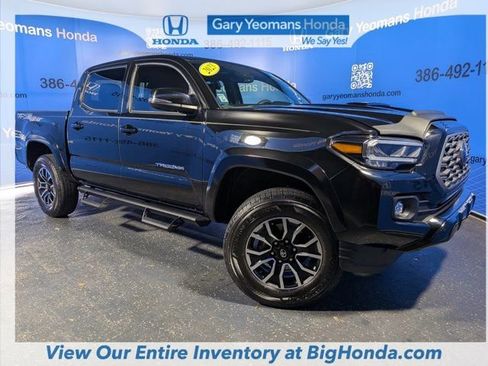 Used 2023 Toyota Tacoma TRD Sport w/ TRD Premium Sport Package AWD/4WD image 4