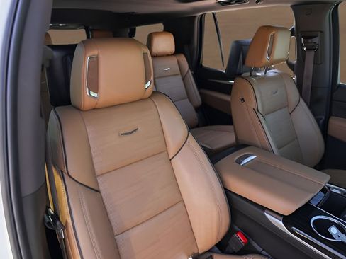 Used 2025 Cadillac Escalade Premium Luxury w/ Touring Package AWD/4WD image 32