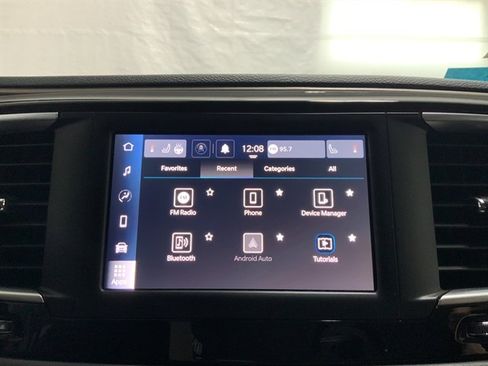 Used 2023 Chrysler Voyager LX image 29