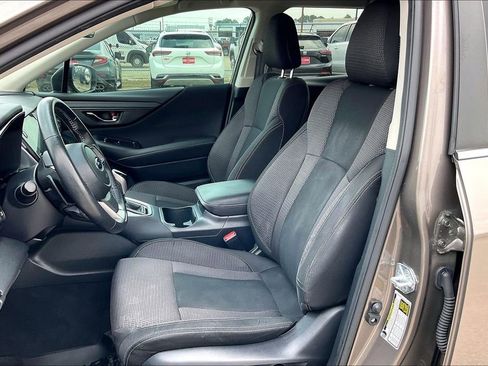 Used 2022 Subaru Outback Premium image 18