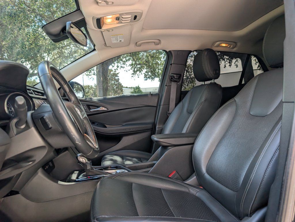 Used 2022 Buick Encore GX Essence w/ Experience Buick Package FWD image 15