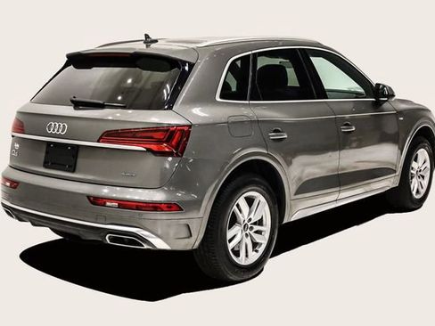 Used 2023 Audi Q5 2.0T Premium w/ Convenience Package image 6