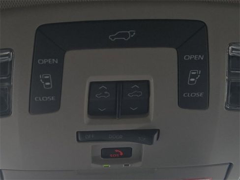 Certified 2024 Toyota Sienna XLE image 25