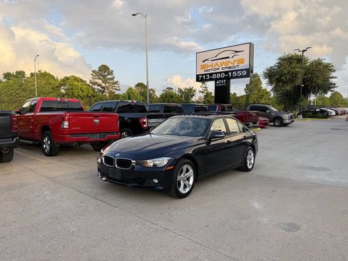 Used 2013 BMW 328i xDrive Sedan AWD/4WD image 3