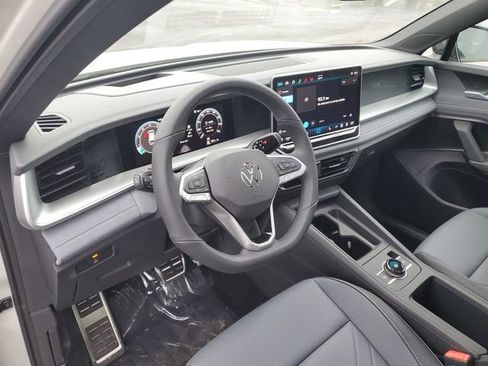 New 2026 Volkswagen Tiguan SE R-Line image 15