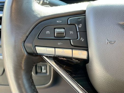 Used 2023 Cadillac Escalade Premium Luxury image 19