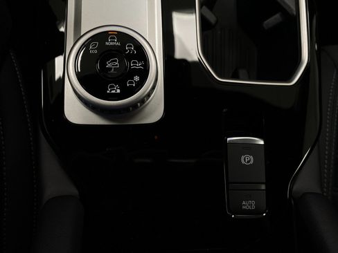 New 2026 Mitsubishi Outlander LE AWD/4WD image 26