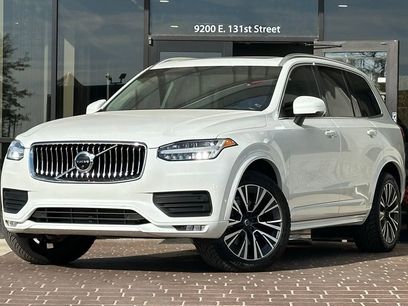 Used 2022 Volvo XC90 T6 Momentum w/ Advanced Package