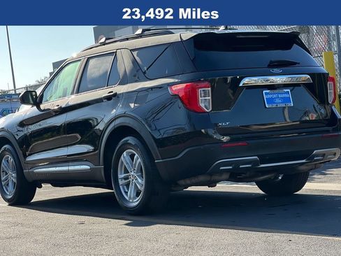 Certified 2022 Ford Explorer XLT w/ Equipment Group 202A image 7