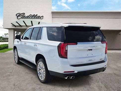 Used 2026 GMC Yukon Denali w/ Advanced Technology Package image 3