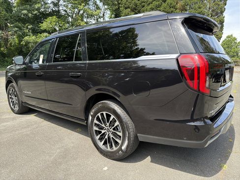 Used 2025 Ford Expedition Max Platinum AWD/4WD image 7