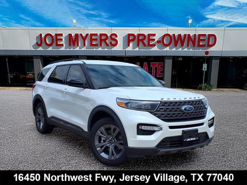 Used 2023 Ford Explorer XLT w/ Equipment Group 202A RWD image 1