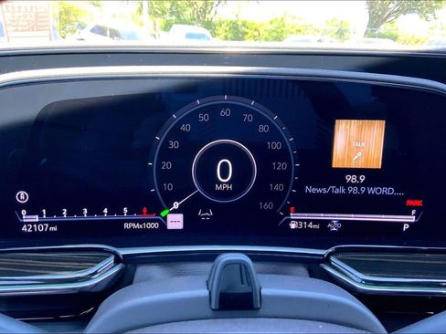 Used 2023 Cadillac Escalade Sport w/ LPO, ONYX Package image 10