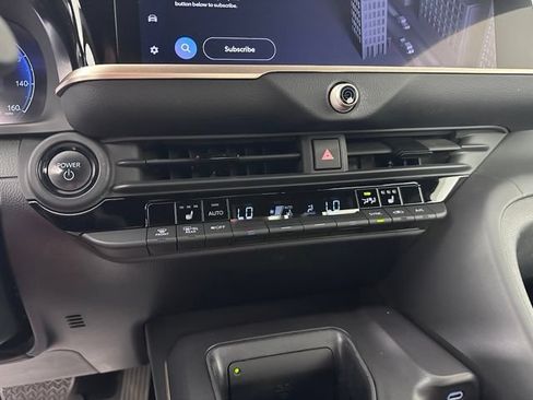 Used 2023 Toyota Crown XLE AWD/4WD image 27