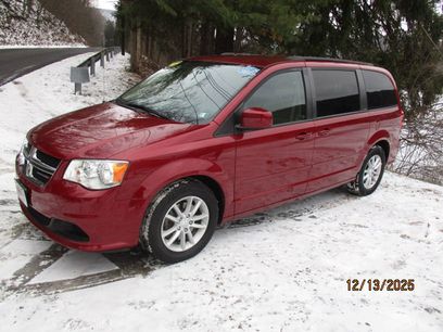 Used 2016 Dodge Grand Caravan SXT w/ UConnect Hands-Free Group
