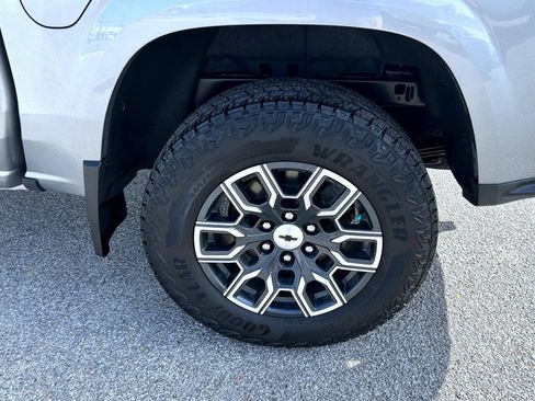 Certified 2024 Chevrolet Colorado Z71 w/ Z71 Convenience Package 2 AWD/4WD image 23