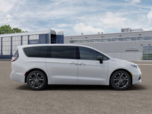 New 2026 Chrysler Pacifica Select FWD image 50