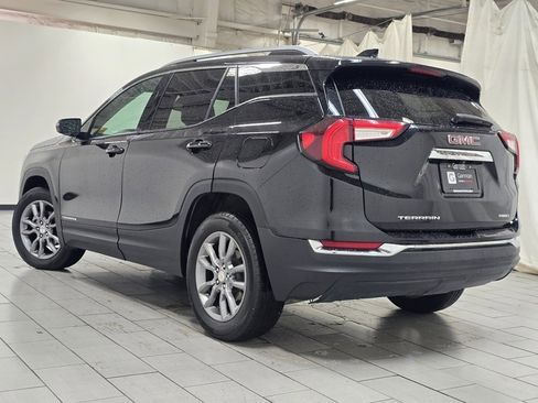 Used 2024 GMC Terrain SLT image 13
