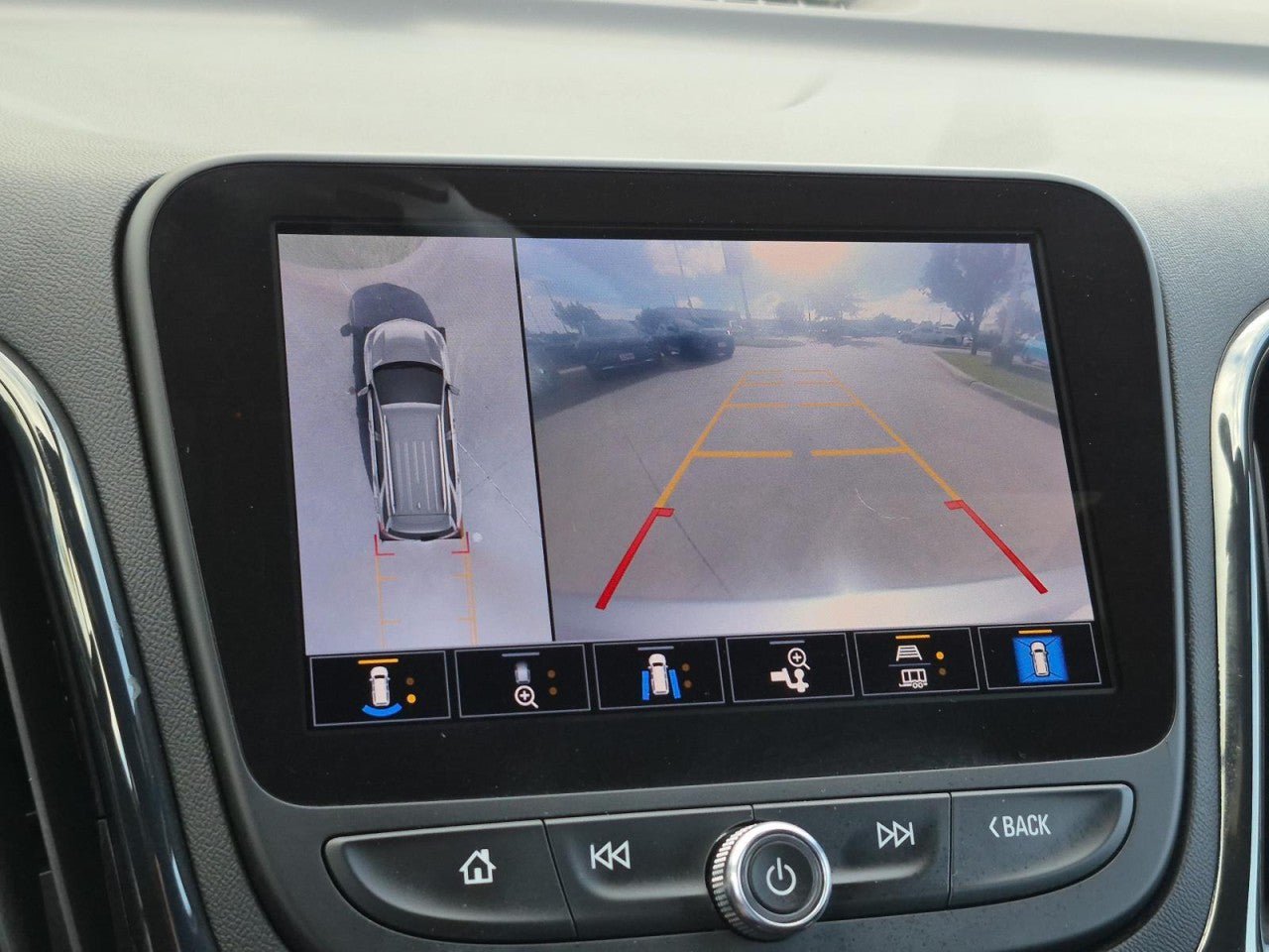Certified 2023 Chevrolet Equinox RS FWD image 26