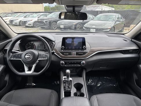 Used 2026 Nissan Altima 2.5 SV FWD image 33
