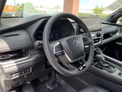 Certified 2026 Toyota Grand Highlander AWD Hybrid image 22