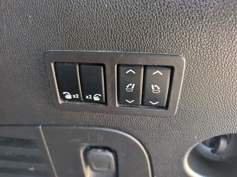 Used 2019 Chevrolet Tahoe Premier image 12