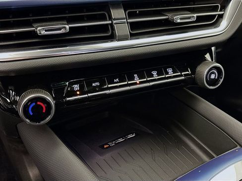 New 2026 Chevrolet Equinox EV LT image 16