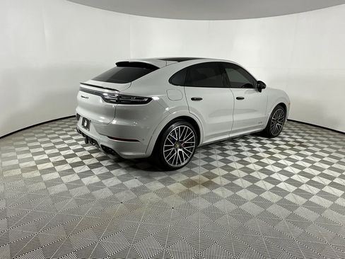 Used 2022 Porsche Cayenne GTS image 4