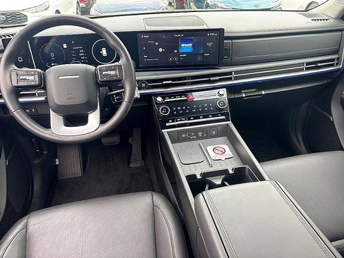 Used 2025 Hyundai Santa Fe Limited image 11