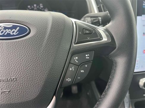 Used 2024 Ford Edge Titanium image 33