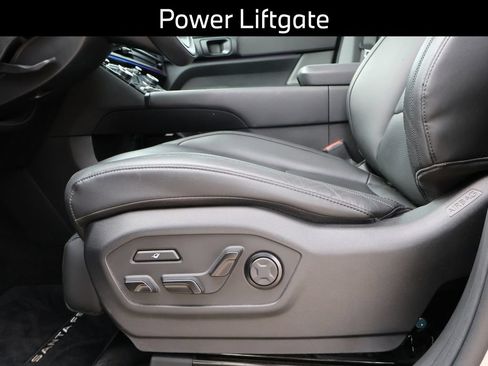 Used 2025 Hyundai Santa Fe Calligraphy FWD image 9
