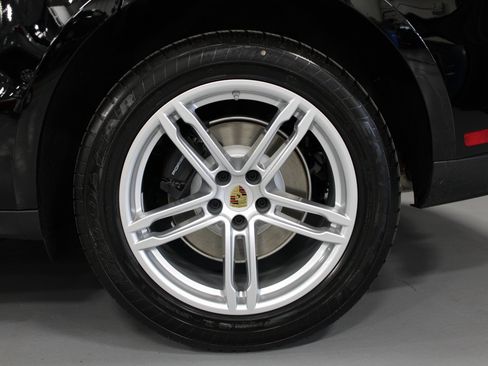 New 2026 Porsche Macan image 12