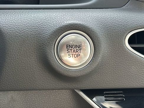Used 2023 Hyundai Sonata SEL w/ Convenience Package FWD image 17