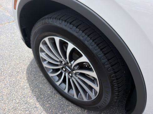 Used 2022 Lincoln Aviator Reserve AWD/4WD image 9