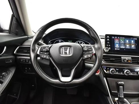 Used 2018 Honda Accord Touring image 20