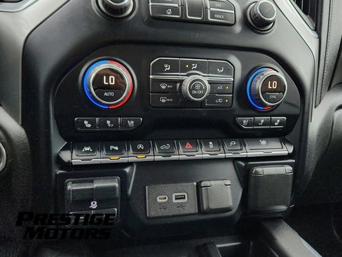 Used 2019 Chevrolet Silverado 1500 LTZ w/ LTZ Premium Package AWD/4WD image 20