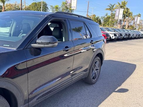 New 2026 Ford Explorer ST w/ Sun And Sound Package image 9