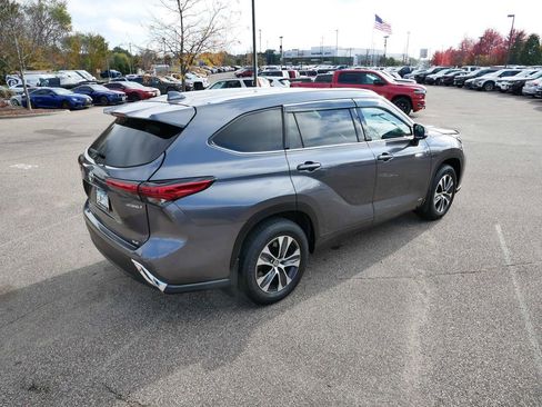 Used 2020 Toyota Highlander XLE image 17