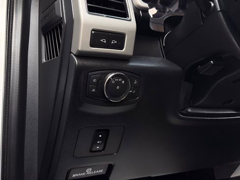 Used 2021 Ford F250 Lariat w/ Lariat Value Package image 21