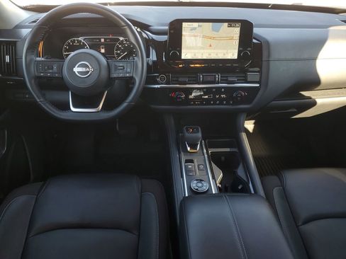 Used 2023 Nissan Pathfinder SL image 28