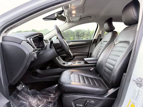 Used 2018 Ford Fusion SE w/ Equipment Group 602A image 13