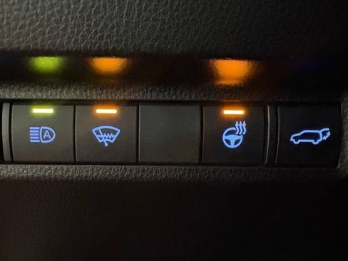 Used 2020 Toyota RAV4 XSE AWD/4WD image 9