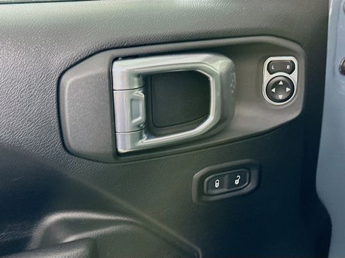 Used 2024 Jeep Wrangler Unlimited AWD/4WD image 15